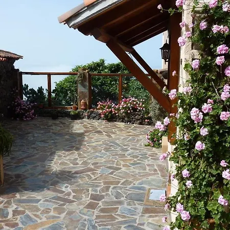 Holiday Home Finca 이코드레로스비노스